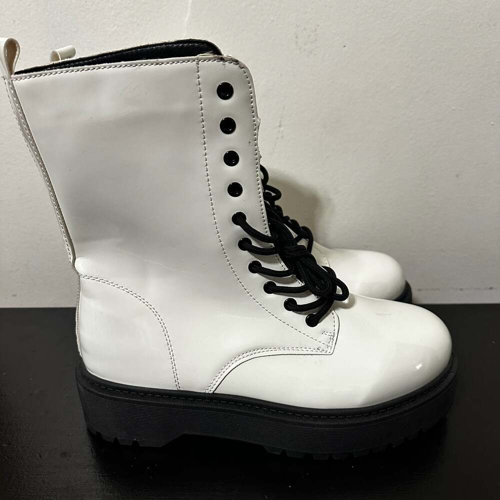 Weeboo Louisa-4 White Patent Platform Combat Boots